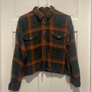 AE Cropped Flannel Top